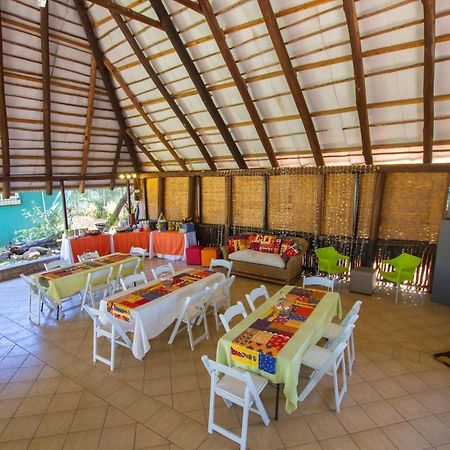 מפלי ויקטוריה Flatdog Lodge מראה חיצוני תמונה