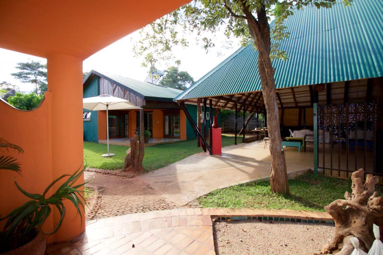 מפלי ויקטוריה Flatdog Lodge מראה חיצוני תמונה